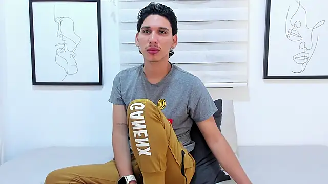 axel alvareez online show from September 30, 2025, 3:34 am