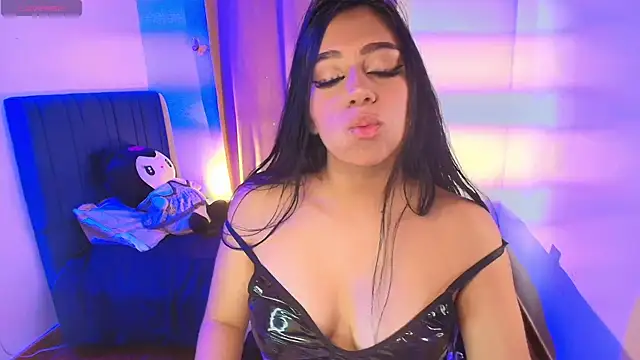 luna-cute online show from September 19, 2025, 4:55 pm
