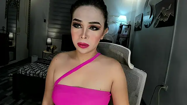 Snapshot of Lavinia_NastyGoddess chatting on October 19, 2025, 3:04 pm Lavinia NastyGoddess online show from October 19, 2025, 3:04 pm