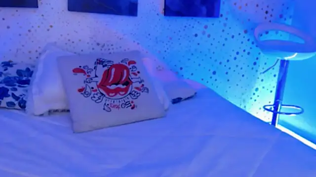 Snapshot of ArianaSantana chatting on October 27, 2025, 12:50 pm ArianaSantana online show from October 27, 2025, 12:50 pm