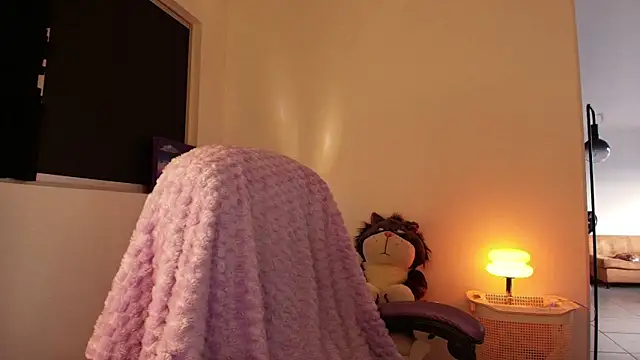 violethun  online show from October 19, 2025, 10:51 am