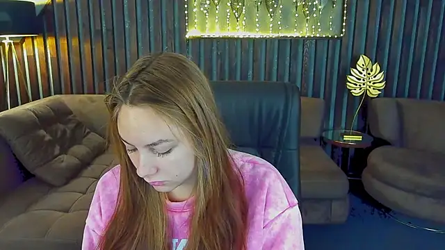 MilaAddams online show from February 1, 2026, 6:33 am