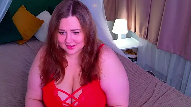 Snapshot of JulieGrin chatting on September 20, 2025, 5:23 am JulieGrin online show from September 20, 2025, 5:23 am