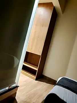 Snapshot of NehaQn chatting on September 18, 2025, 5:05 pm NehaQn online show from September 18, 2025, 5:05 pm