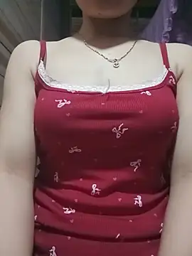 Snapshot of LucyyLy chatting on July 6, 2026, 10:44 am LucyyLy online show from July 6, 2026, 10:44 am