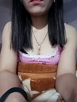 LucyyLy online show from February 1, 2026, 11:47 pm