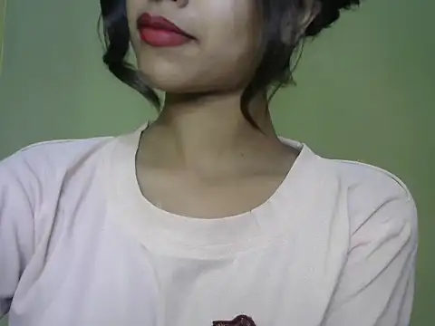 Snapshot of Ritu9 chatting on October 13, 2025, 4:30 pm Ritu9 online show from October 13, 2025, 4:30 pm