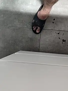 Snapshot of Yazaza1999 chatting on October 19, 2025, 8:11 pm Yazaza1999 online show from October 19, 2025, 8:11 pm