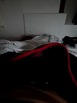 Snapshot of Yazaza1999 chatting on December 15, 2025, 8:47 pm Yazaza1999 online show from December 15, 2025, 8:47 pm