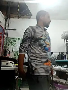 Snapshot of PauMolao85 chatting on December 20, 2025, 6:00 pm PauMolao85 online show from December 20, 2025, 6:00 pm