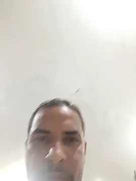 Snapshot of PauMolao85 chatting on December 21, 2025, 6:31 pm PauMolao85 online show from December 21, 2025, 6:31 pm