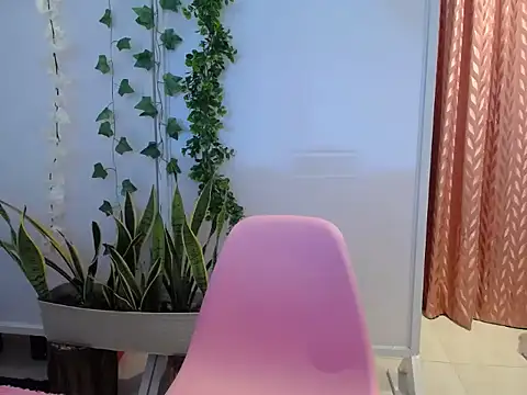 Snapshot of Manuela_lara_ chatting on October 8, 2025, 4:19 pm Manuela lara online show from October 8, 2025, 4:19 pm