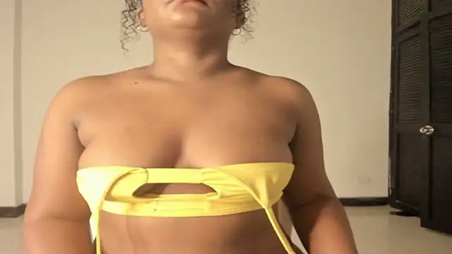 Snapshot of CAROLINNAGOMEZ chatting on October 12, 2025, 1:18 am CAROLINNAGOMEZ online show from October 12, 2025, 1:18 am