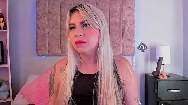 Snapshot of naomi_sanz chatting on February 19, 2026, 7:49 am naomi sanz online show from February 19, 2026, 7:49 am