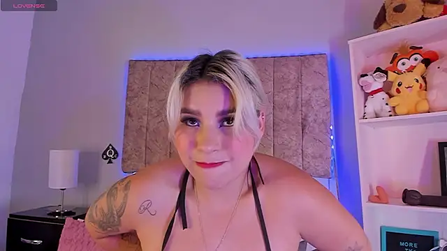 Snapshot of naomi_sanz chatting on March 9, 2026, 5:44 am naomi sanz online show from March 9, 2026, 5:44 am