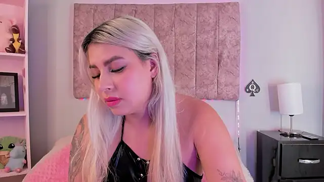 Snapshot of naomi_sanz chatting on February 21, 2026, 4:03 am naomi sanz online show from February 21, 2026, 4:03 am