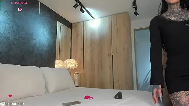 Snapshot of belllbonniie chatting on March 21, 2026, 8:02 pm belllbonniie online show from March 21, 2026, 8:02 pm