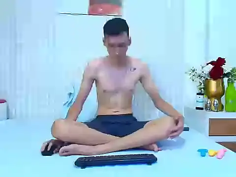 LuigiMarchetti online show from October 22, 2025, 7:46 pm