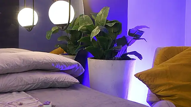 Tayler Kim online show from February 11, 2026, 6:41 pm