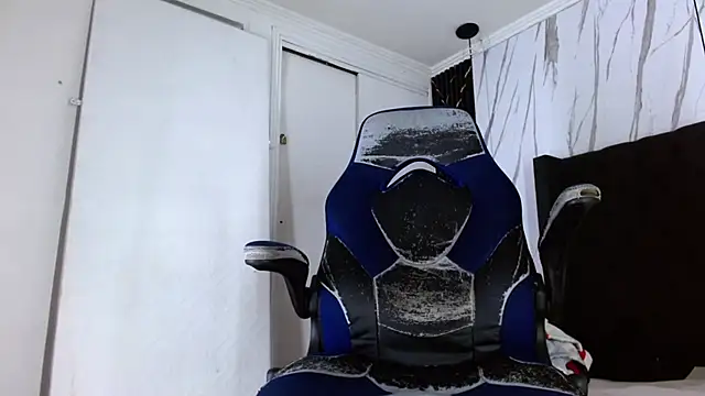 aston xvera online show from October 15, 2025, 3:38 am