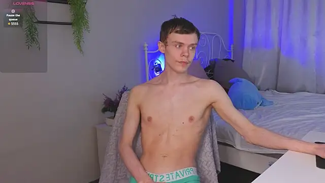 Snapshot of Brad_Myles chatting on November 12, 2025, 2:10 pm Brad Myles online show from November 12, 2025, 2:10 pm