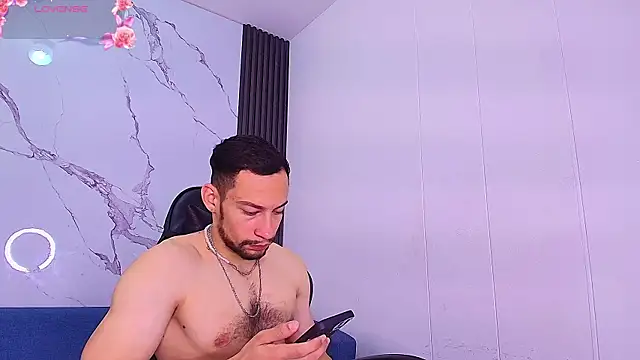 Snapshot of TyagoRoberts chatting on November 17, 2025, 1:59 pm TyagoRoberts online show from November 17, 2025, 1:59 pm