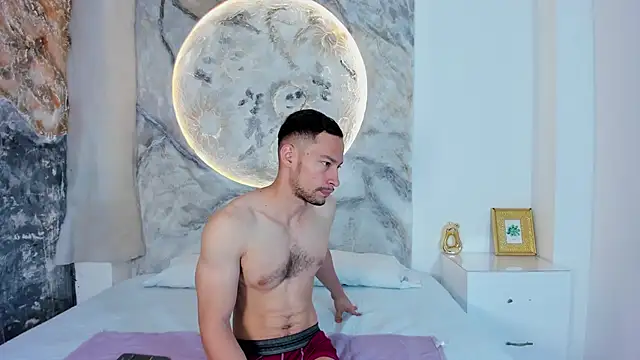 Snapshot of TyagoRoberts chatting on November 3, 2025, 1:04 pm TyagoRoberts online show from November 3, 2025, 1:04 pm