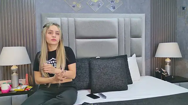ZoeWilliis online show from July 2, 2026, 11:27 am