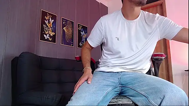Arontrey21 online show from September 29, 2025, 7:41 pm