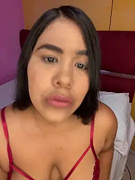 Snapshot of Roxxybigboobs chatting on October 8, 2025, 6:41 pm Roxxybigboobs online show from October 8, 2025, 6:41 pm