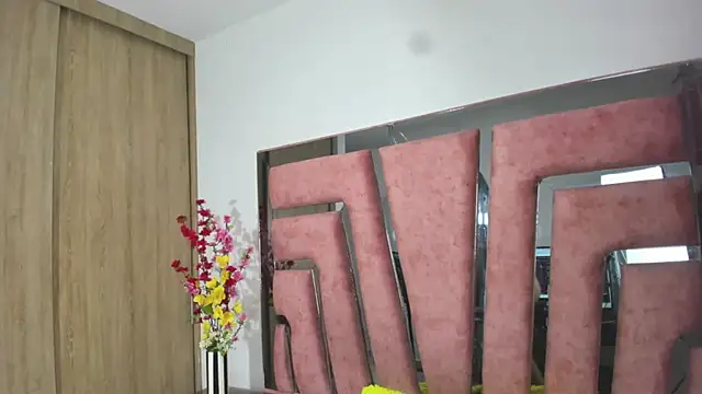 MaraKarly online show from December 23, 2025, 7:18 am