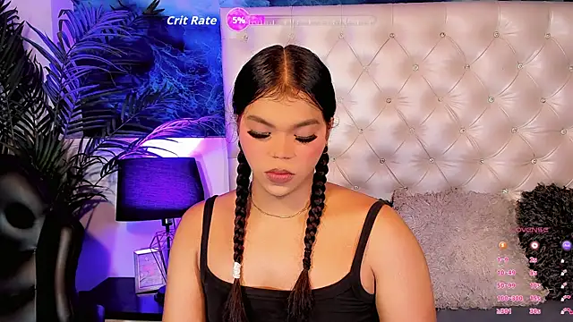 Valeria Swett  online show from April 24, 2026, 8:00 pm