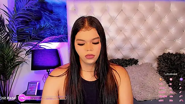 Valeria Swett  online show from April 21, 2026, 7:53 pm