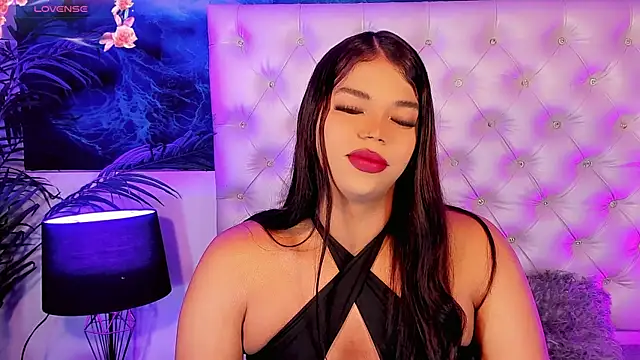 Snapshot of Valeria_Swett_ chatting on July 19, 2026, 8:27 pm Valeria Swett online show from July 19, 2026, 8:27 pm