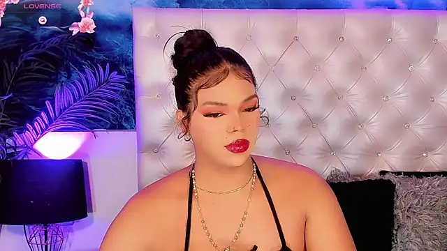 Snapshot of Valeria_Swett_ chatting on June 22, 2026, 8:50 pm Valeria Swett online show from June 22, 2026, 8:50 pm