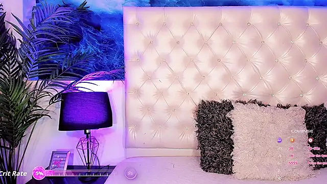 Valeria Swett  online show from April 20, 2026, 8:32 pm