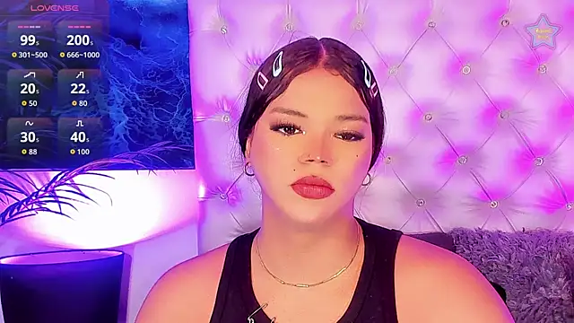 Snapshot of Valeria_Swett_ chatting on July 9, 2026, 8:19 pm Valeria Swett online show from July 9, 2026, 8:19 pm