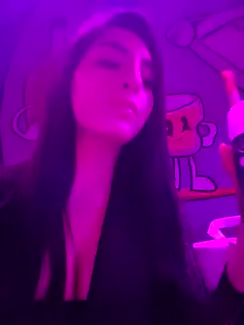 Alicia vellami online show from November 16, 2025, 4:06 am