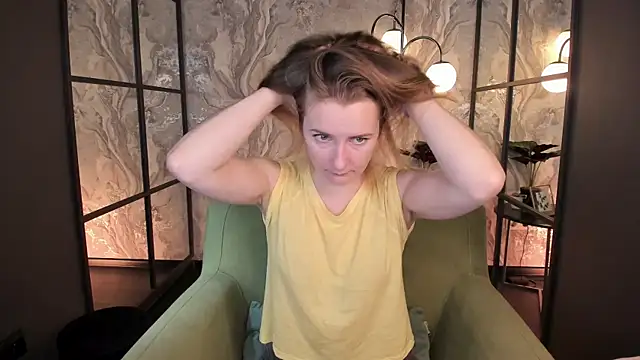 Snapshot of MeggySun chatting on November 7, 2025, 1:26 pm MeggySun online show from November 7, 2025, 1:26 pm