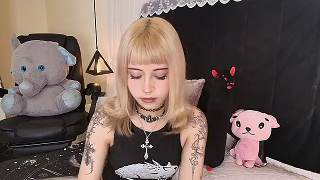 IvyBelle  online show from April 27, 2026, 11:41 am