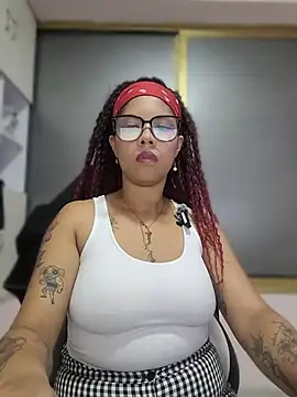 gigi1326 online show from July 30, 2026, 5:28 am
