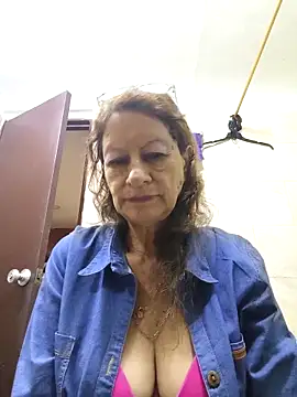 Snapshot of MaryLunne chatting on November 19, 2025, 11:54 am MaryLunne online show from November 19, 2025, 11:54 am