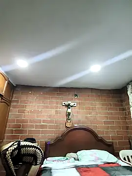 MaryLunne online show from March 4, 2026, 11:18 am