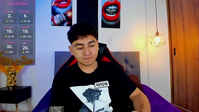 Nicolas James Sc online show from October 21, 2025, 1:32 pm