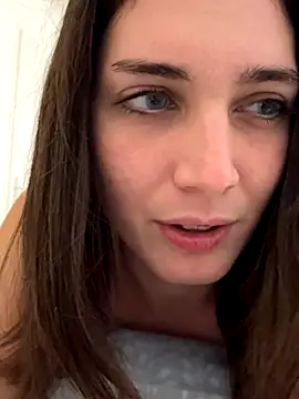 Snapshot of Petitbiscuit2B0 chatting on October 24, 2025, 10:25 am Petitbiscuit2B0 online show from October 24, 2025, 10:25 am