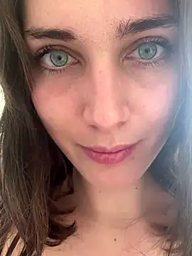 Snapshot of Petitbiscuit2B0 chatting on November 3, 2025, 11:36 am Petitbiscuit2B0 online show from November 3, 2025, 11:36 am