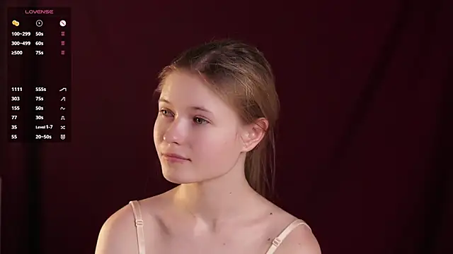 Snapshot of LynHillaire chatting on June 17, 2026, 12:37 pm LynHillaire online show from June 17, 2026, 12:37 pm