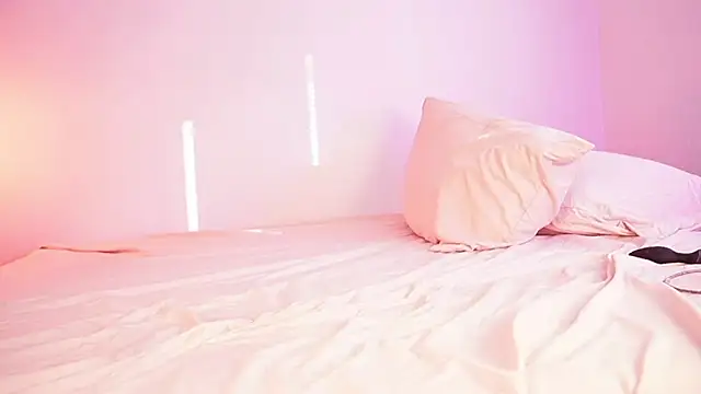 Snapshot of ghoulbunny chatting on February 18, 2026, 10:50 pm ghoulbunny online show from February 18, 2026, 10:50 pm