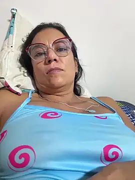 YadiraOrozco online show from February 1, 2026, 11:41 am