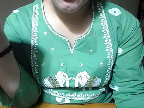 Snapshot of rekha_09 chatting on October 29, 2025, 5:06 am rekha 09 online show from October 29, 2025, 5:06 am